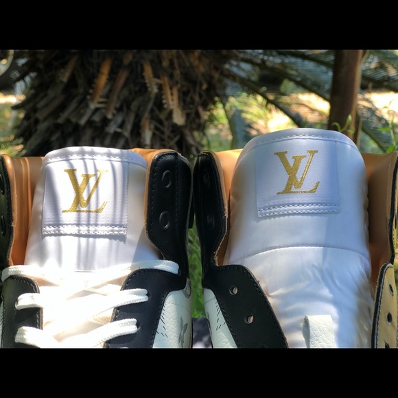 Louis Vuitton “Rivoli”. Size 9. - Picture 5 of 10